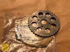 EKANTRİK DİŞLİSİ 42 DİŞ BÜYÜK LINEA-DOBLO-FIORINO-G.PUNTO-EVO-500-ALBEA-ASTRA J-CORSA C 1.3MTJ-CDTI-OEK 55251472-93184547-55251472-5636459