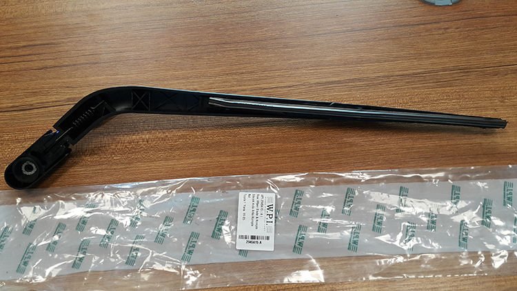 ARKA SİLECEK KOLU KOMPLE TOYOTA YARIS 99-05-WPI 2945615A