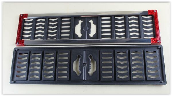 PLAKA ALTLIĞI PASLANMAZ KIRMIZI REFLEKTÖRLÜ 2 Lİ TAKIM HIRDAVAT-AUTOPARCT-PLAKALIK